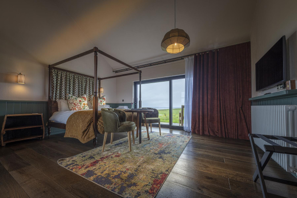 Monkstadt 1745 Room 22 Beaton's Sea View Garden Suite