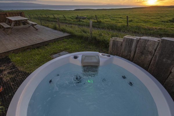 Monkstadt 1745 Room 21 MacQueen - Sunset View Garden Suite